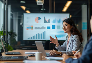 businesswoman presenting data analysis